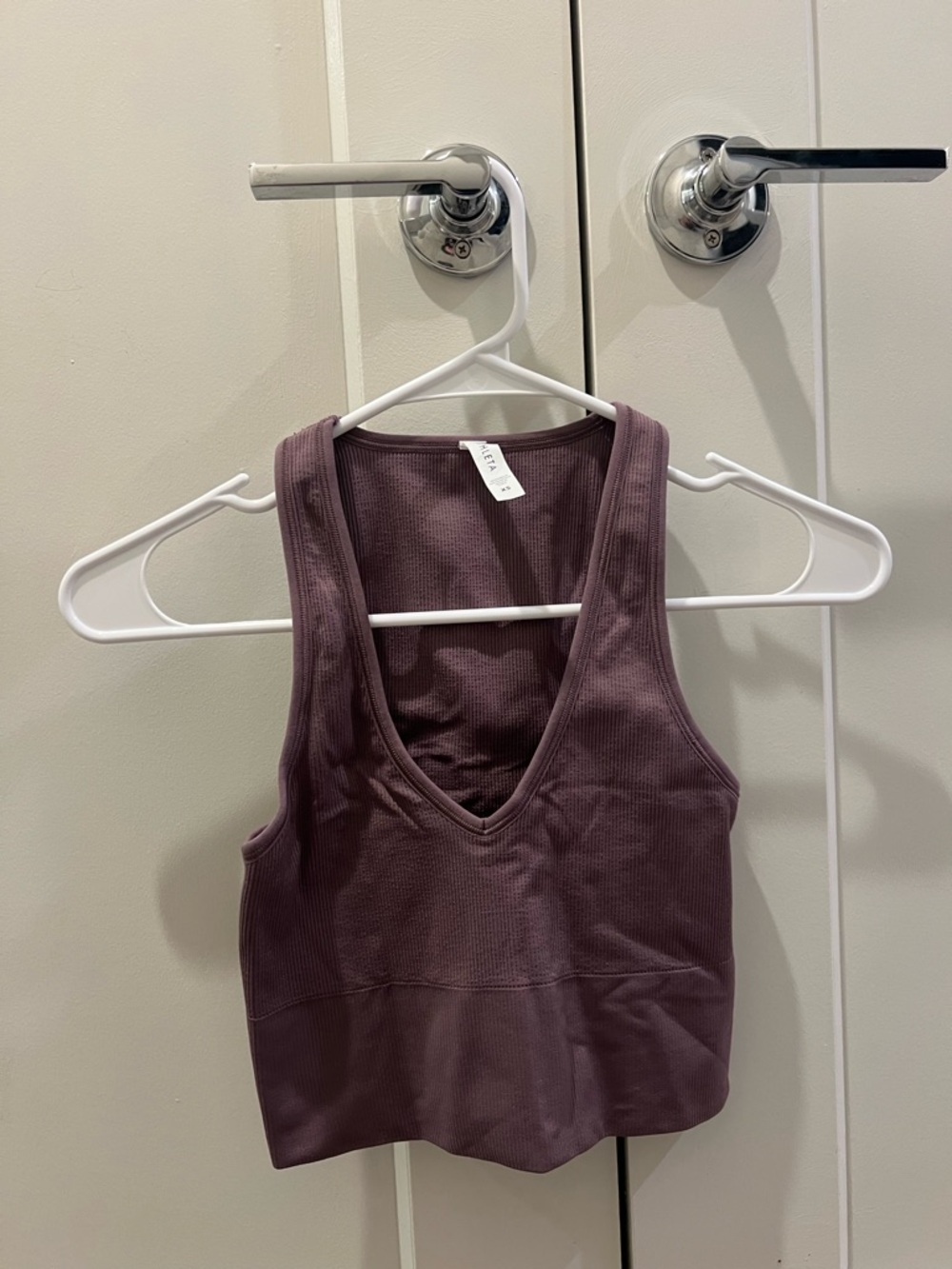 Athleta Ribbed V-Neck Cropped Tank in Dusty Mauve